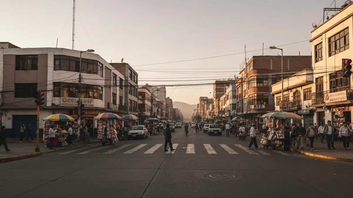 La esquina de Garcilaso de la Vega y España, donde se levanta el edificio que la memoria popular convirtió en mito.